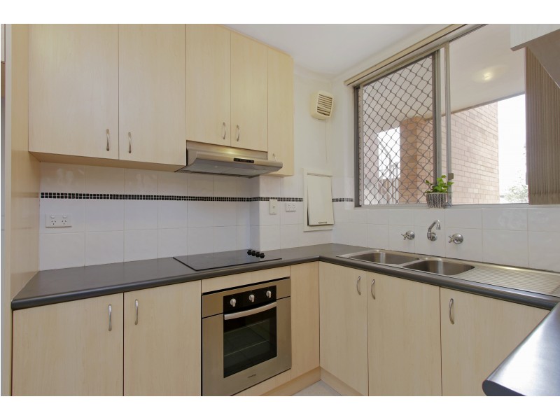 6/71 Golf View St, Yokine WA 6060