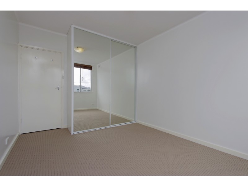 6/71 Golf View St, Yokine WA 6060