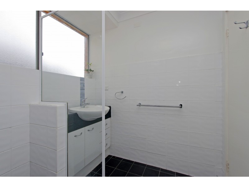 6/71 Golf View St, Yokine WA 6060