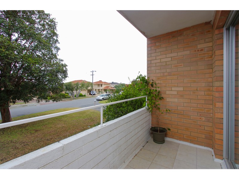 6/71 Golf View St, Yokine WA 6060