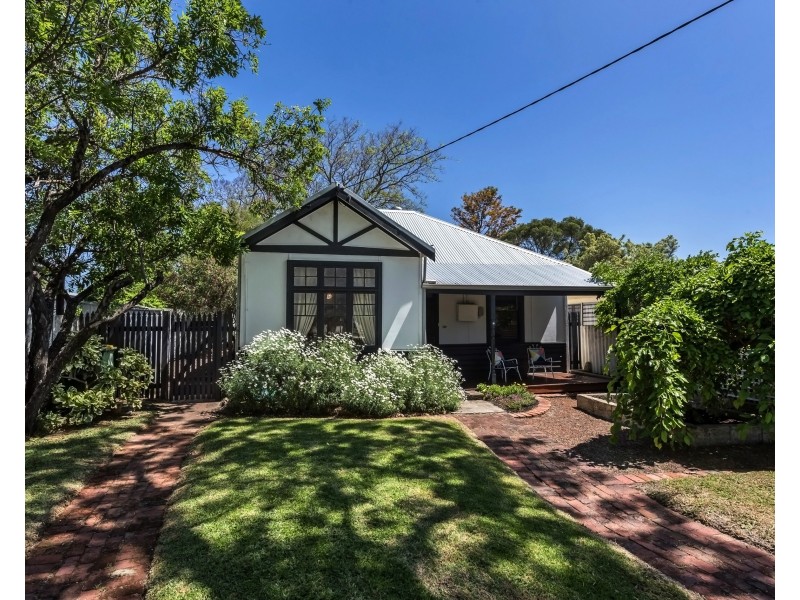 10 Cyril St, Bassendean WA 6054