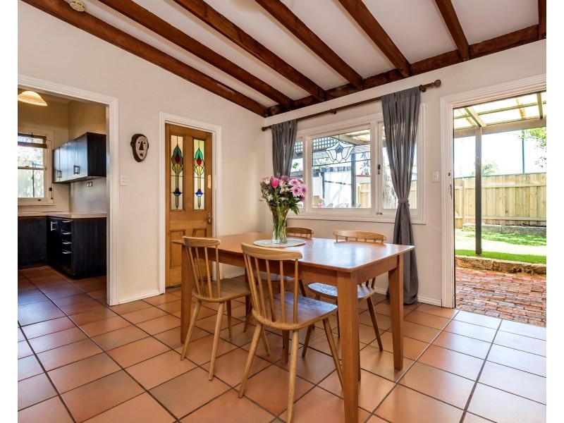 10 Cyril St, Bassendean WA 6054