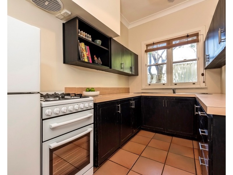 10 Cyril St, Bassendean WA 6054