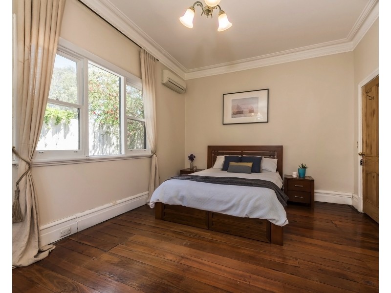 10 Cyril St, Bassendean WA 6054