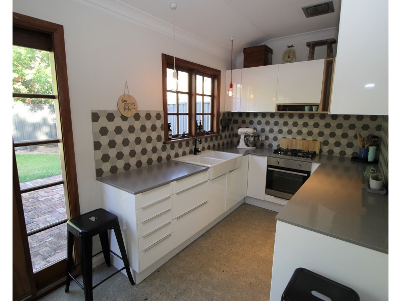 21 Station St, Guildford WA 6055