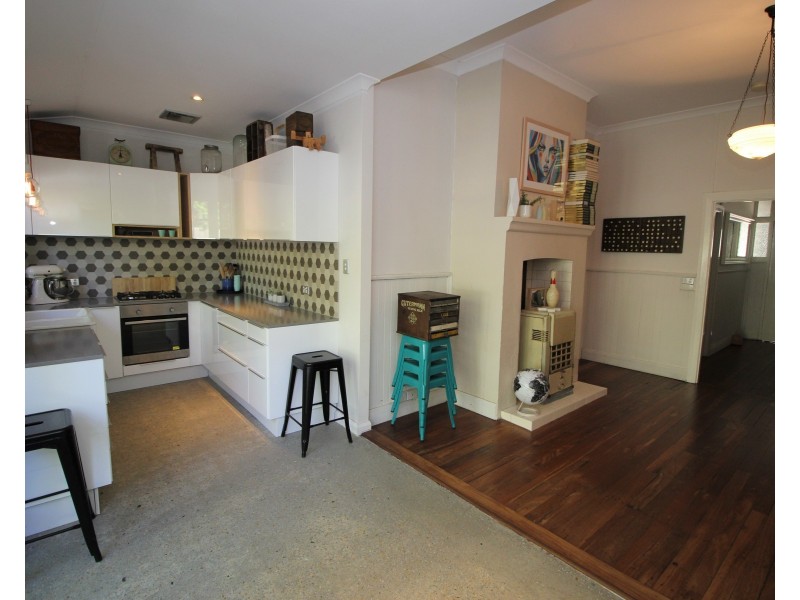 21 Station St, Guildford WA 6055