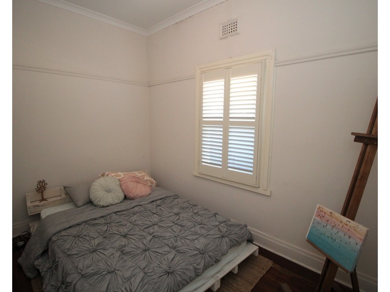 21 Station St, Guildford WA 6055