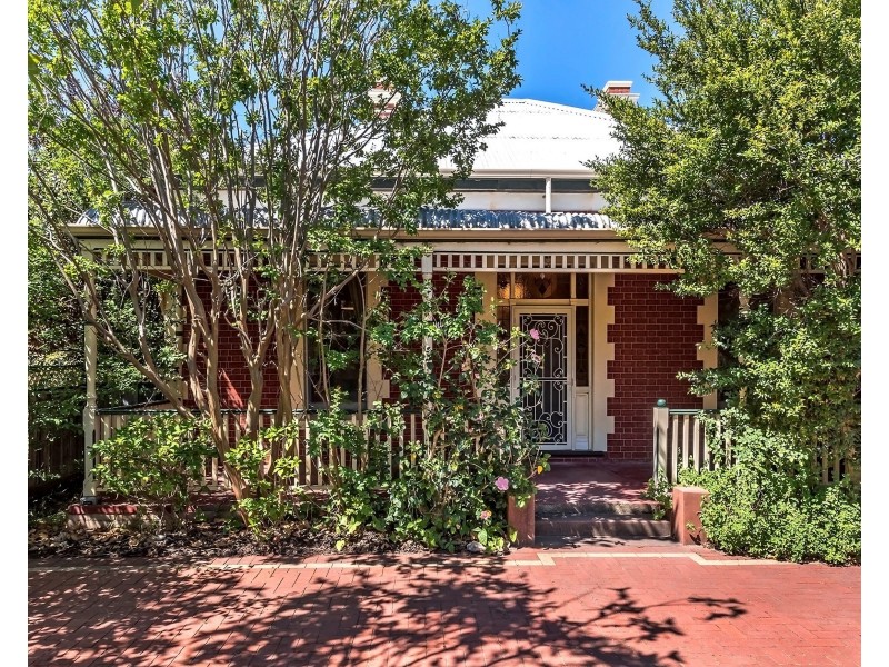 138 Queens Rd, South Guildford WA 6055