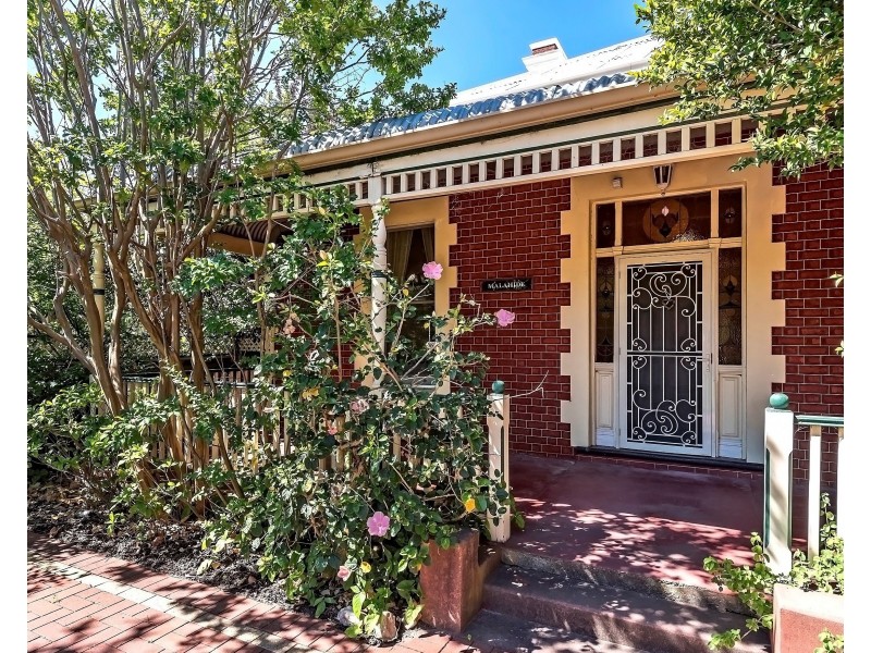 138 Queens Rd, South Guildford WA 6055