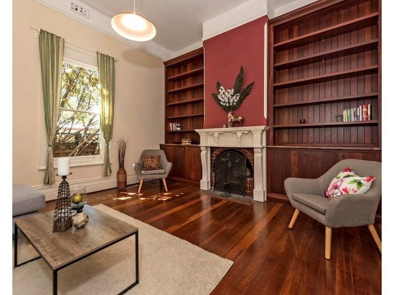 138 Queens Rd, South Guildford WA 6055