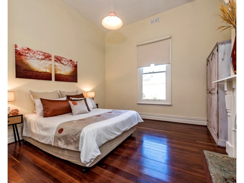 138 Queens Rd, South Guildford WA 6055