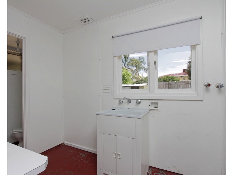 29 Colne Way, Girrawheen WA 6064
