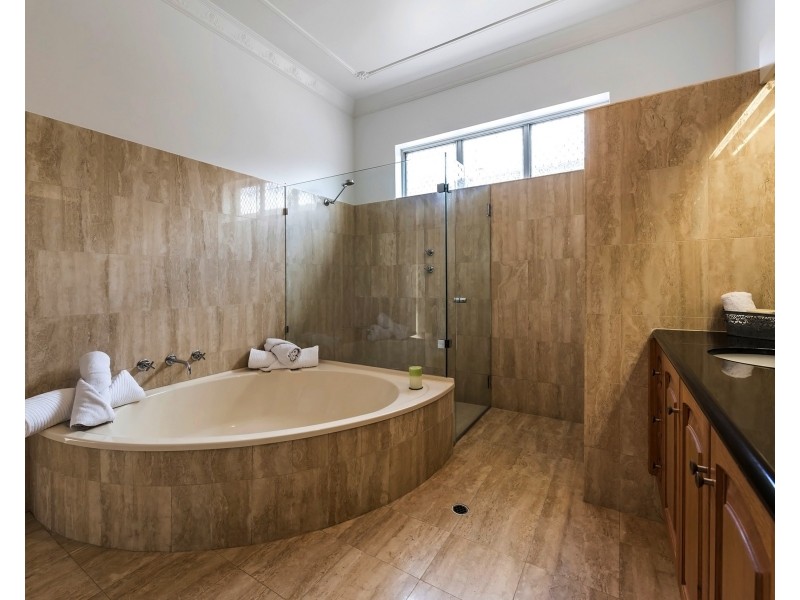 147 River View Ave, South Guildford WA 6055