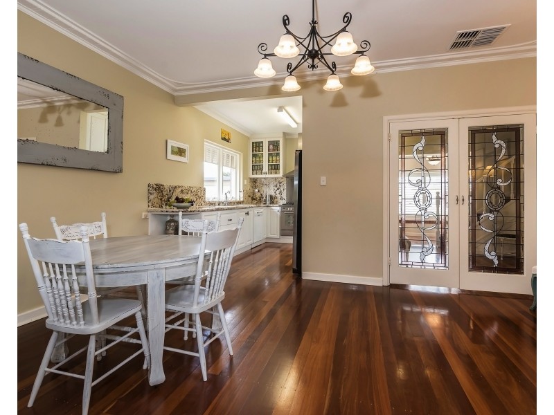 147 River View Ave, South Guildford WA 6055