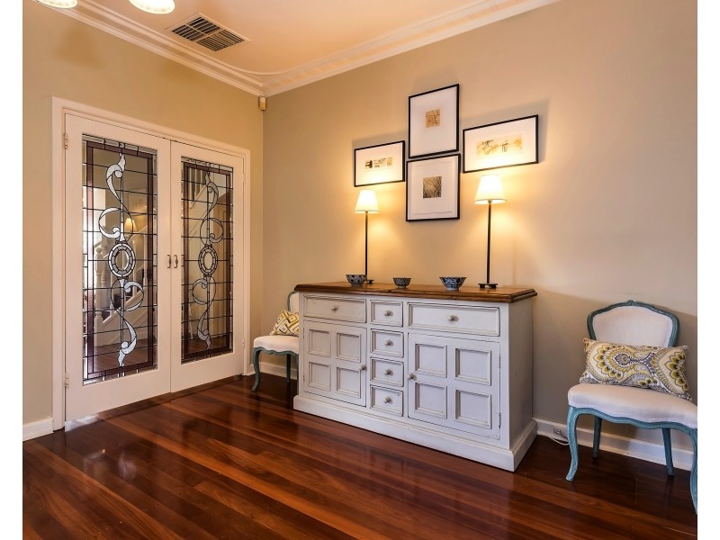 147 River View Ave, South Guildford WA 6055