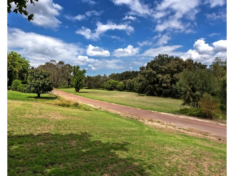 147 River View Ave, South Guildford WA 6055