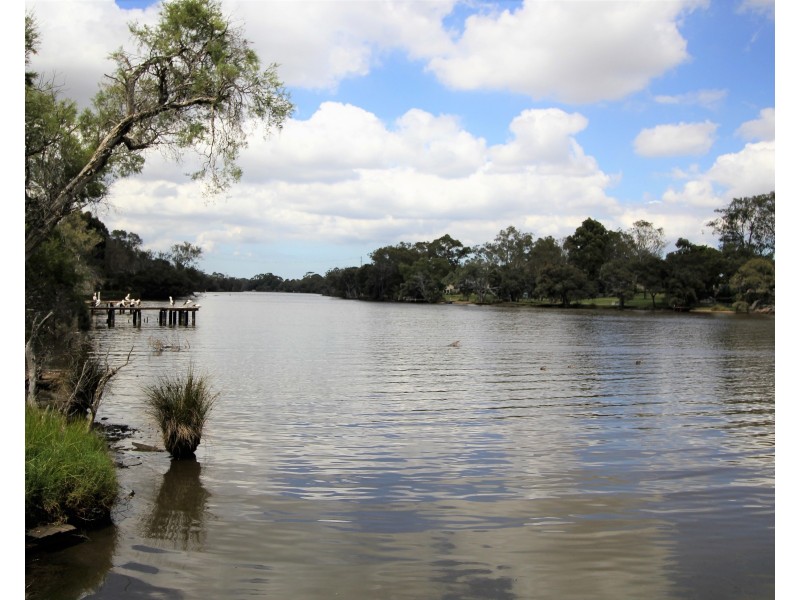 147 River View Ave, South Guildford WA 6055