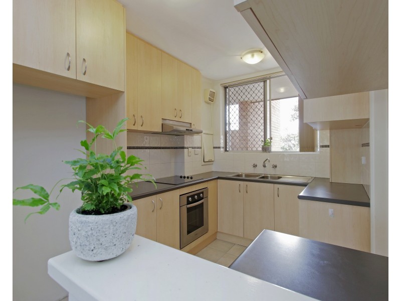 6/71 Golf View St, Yokine WA 6060