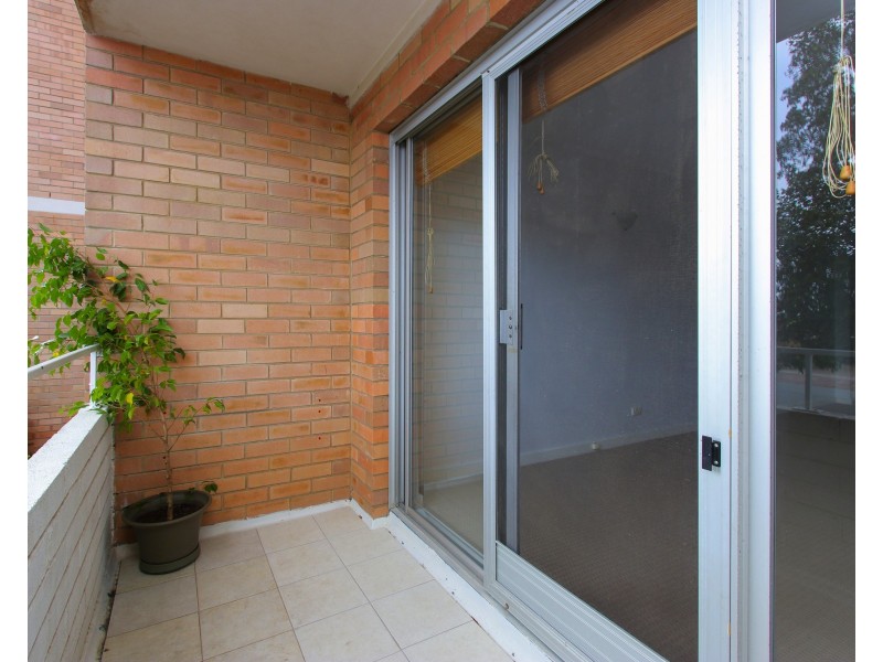 6/71 Golf View St, Yokine WA 6060