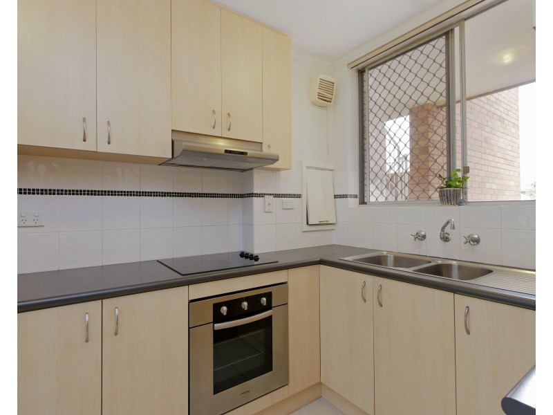 6/71 Golf View St, Yokine WA 6060