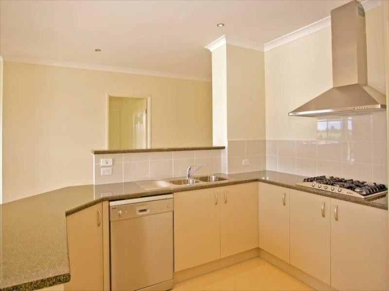 8 Woodpecker Street, Maleny QLD 4552