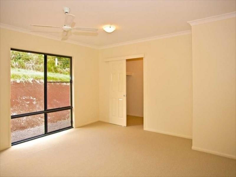 8 Woodpecker Street, Maleny QLD 4552