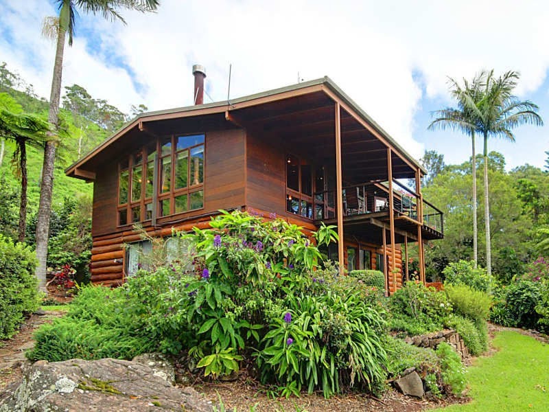 121 Hovard Road, Maleny QLD 4552