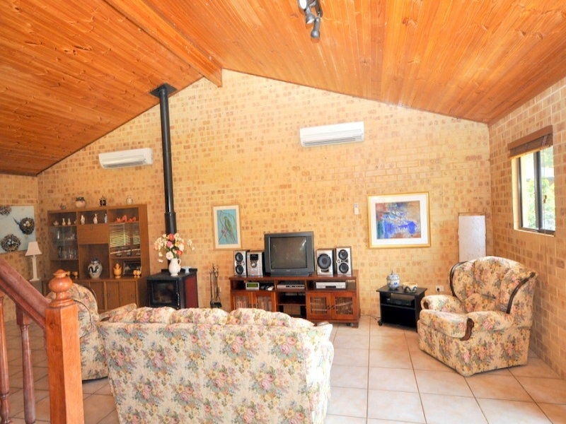 74 Mountain View Road, Maleny QLD 4552