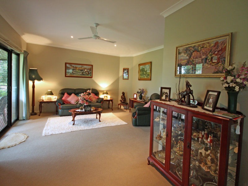 9 Dixon Avenue, Maleny QLD 4552