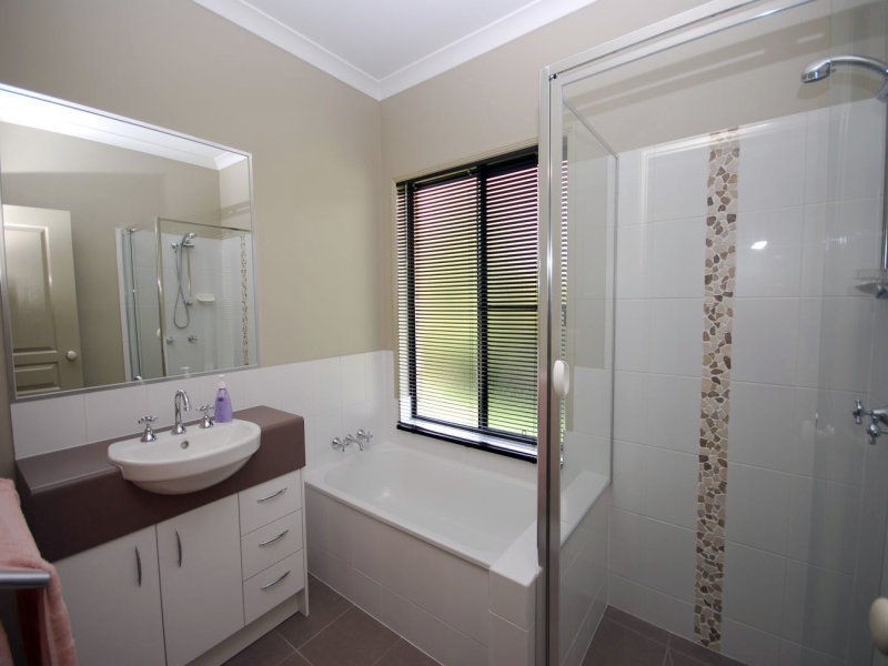 9 Dixon Avenue, Maleny QLD 4552