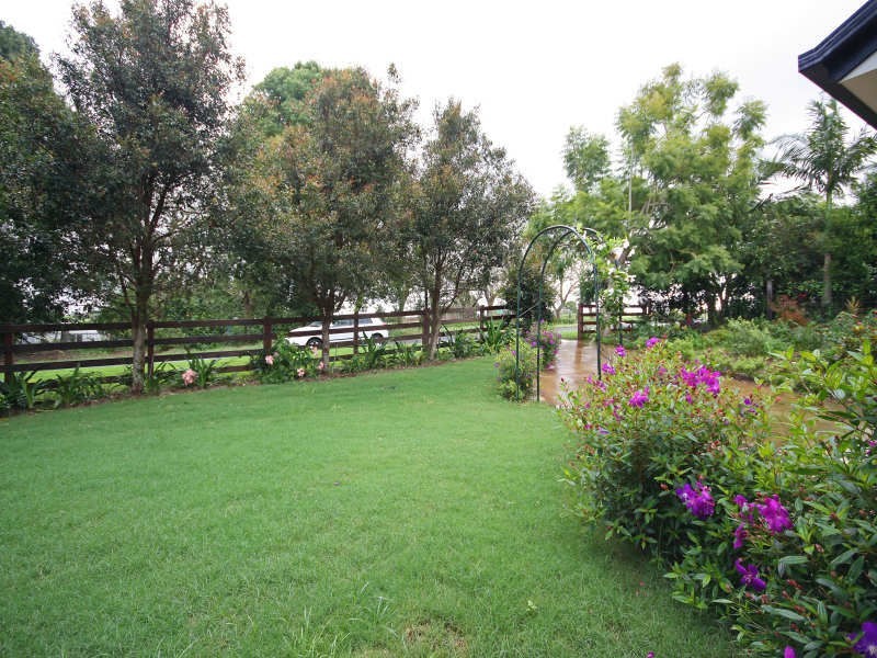 9 Dixon Avenue, Maleny QLD 4552