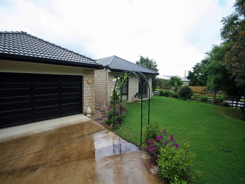 9 Dixon Avenue, Maleny QLD 4552