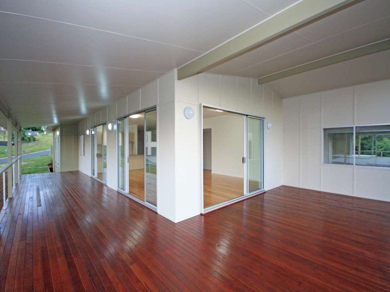 13 Ribbonwood Avenue, Maleny QLD 4552