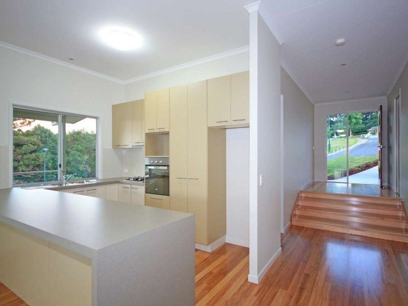 13 Ribbonwood Avenue, Maleny QLD 4552