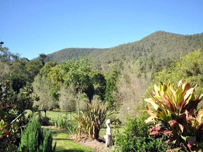 70 Chinaman Creek CAMBROON Street, Maleny QLD 4552