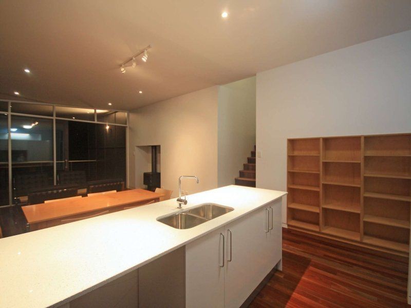 17 Ribbonwood Avenue, Maleny QLD 4552