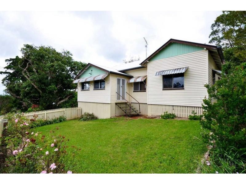 13 Beech Street, Maleny QLD 4552