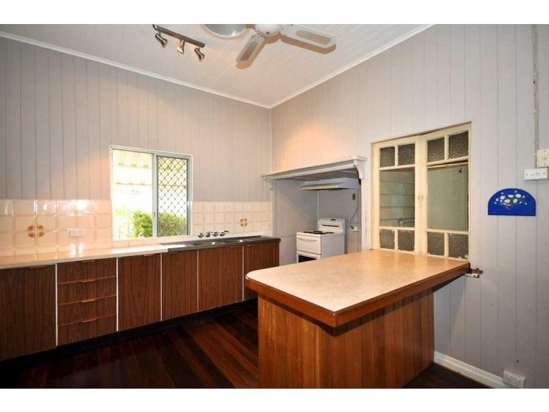 13 Beech Street, Maleny QLD 4552