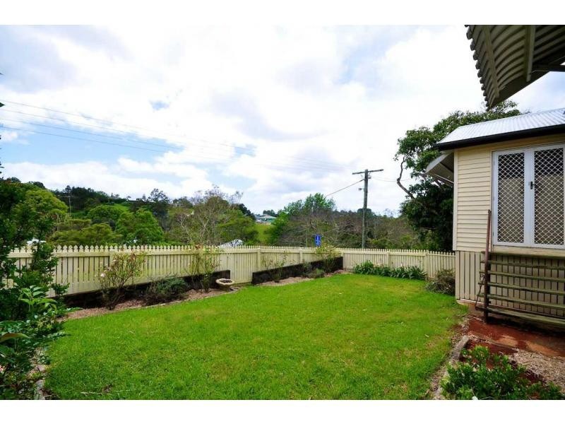 13 Beech Street, Maleny QLD 4552