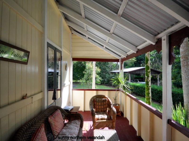 8 Kenny Court, Landsborough QLD 4550