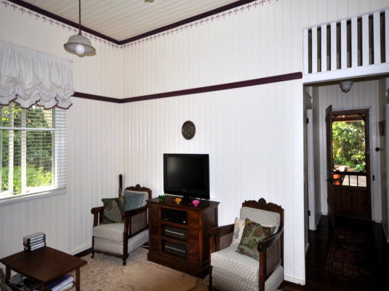 8 Kenny Court, Landsborough QLD 4550