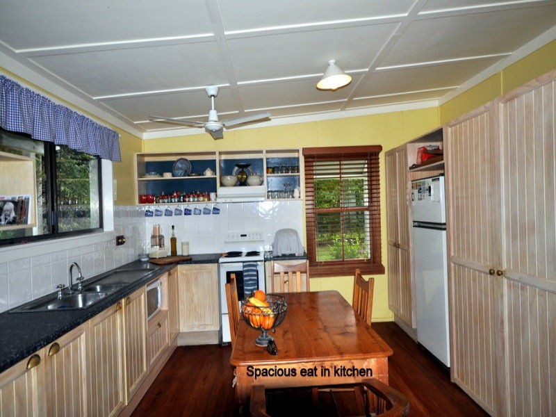 8 Kenny Court, Landsborough QLD 4550