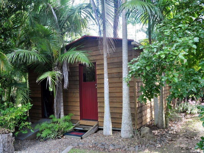 8 Kenny Court  LANDSBROUGH Street, Landsborough QLD 4550