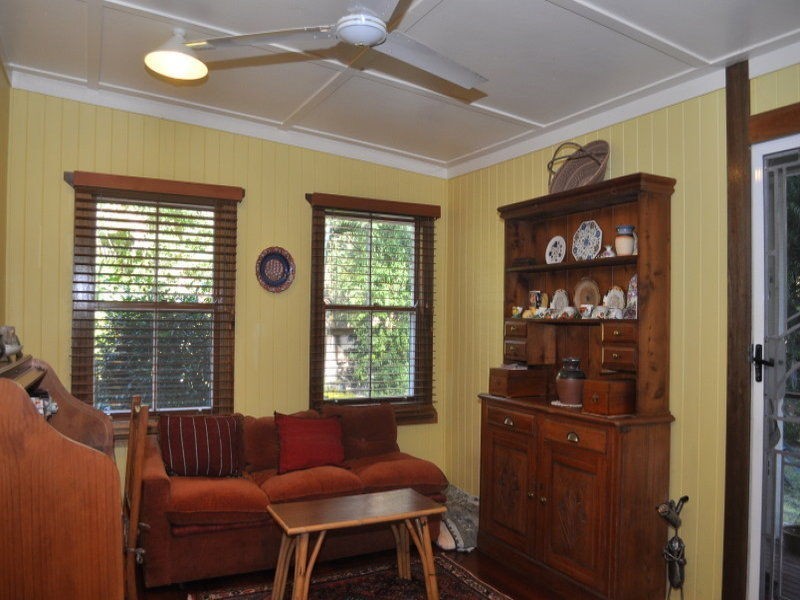 8 Kenny Court  LANDSBROUGH Street, Landsborough QLD 4550