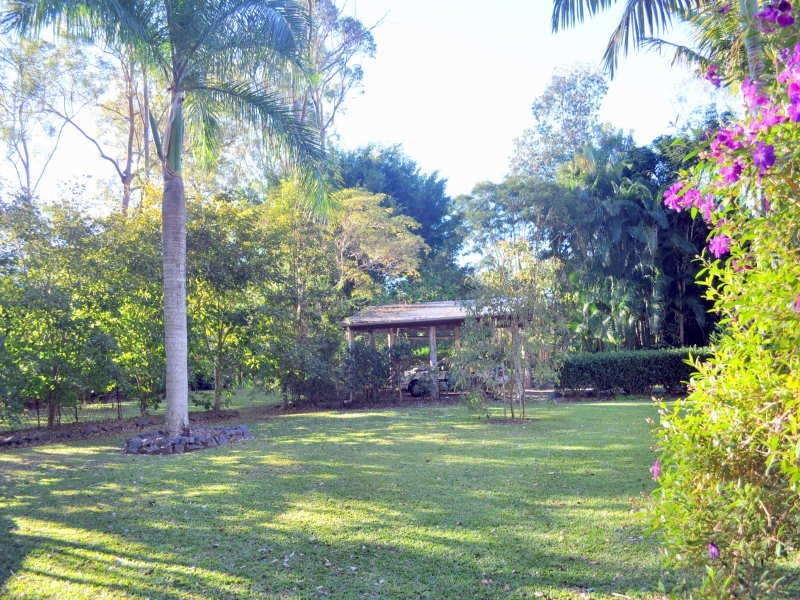 8 Kenny Court  LANDSBROUGH Street, Landsborough QLD 4550