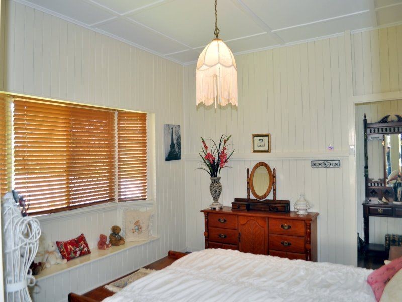 16 ASH Street, Maleny QLD 4552