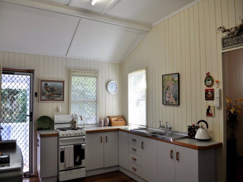 16 ASH Street, Maleny QLD 4552