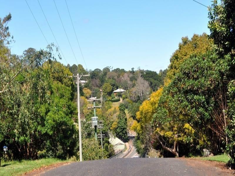 16 ASH Street, Maleny QLD 4552