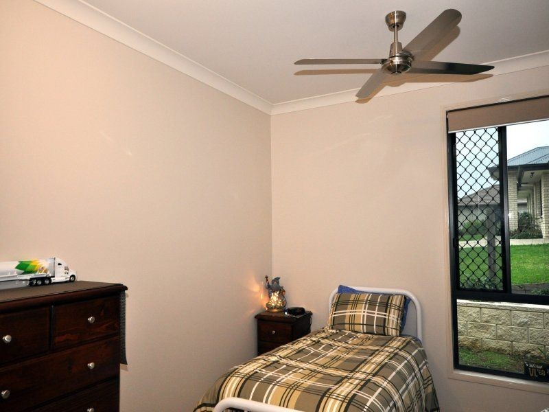 8 Watergum Street, Maleny QLD 4552