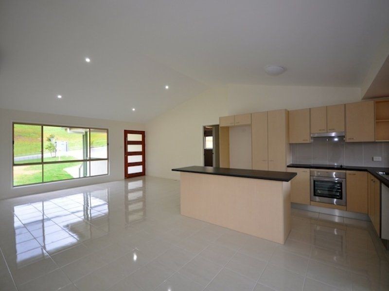 26 Wongabel Street, Maleny QLD 4552